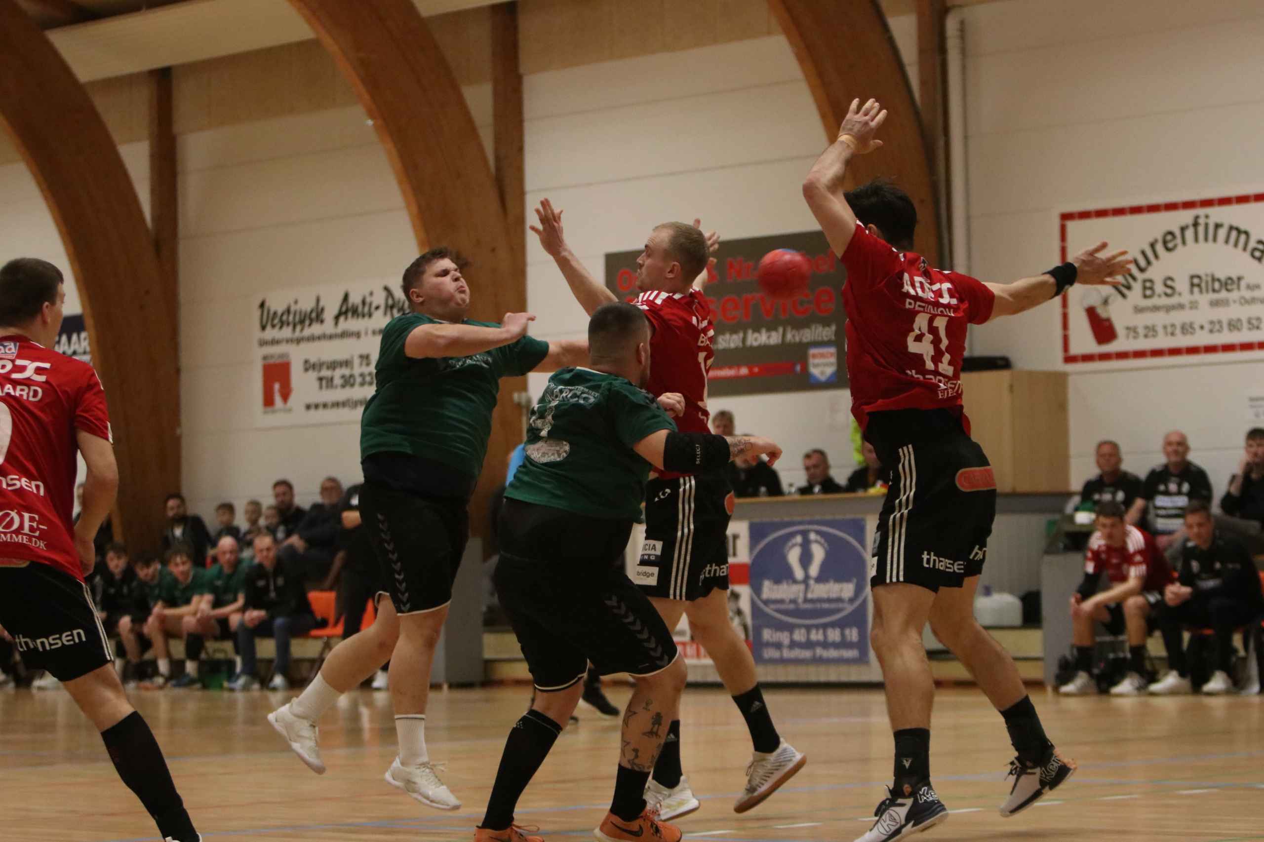 Blåbjerg HK  fejrer håndboldfest trods nederlag