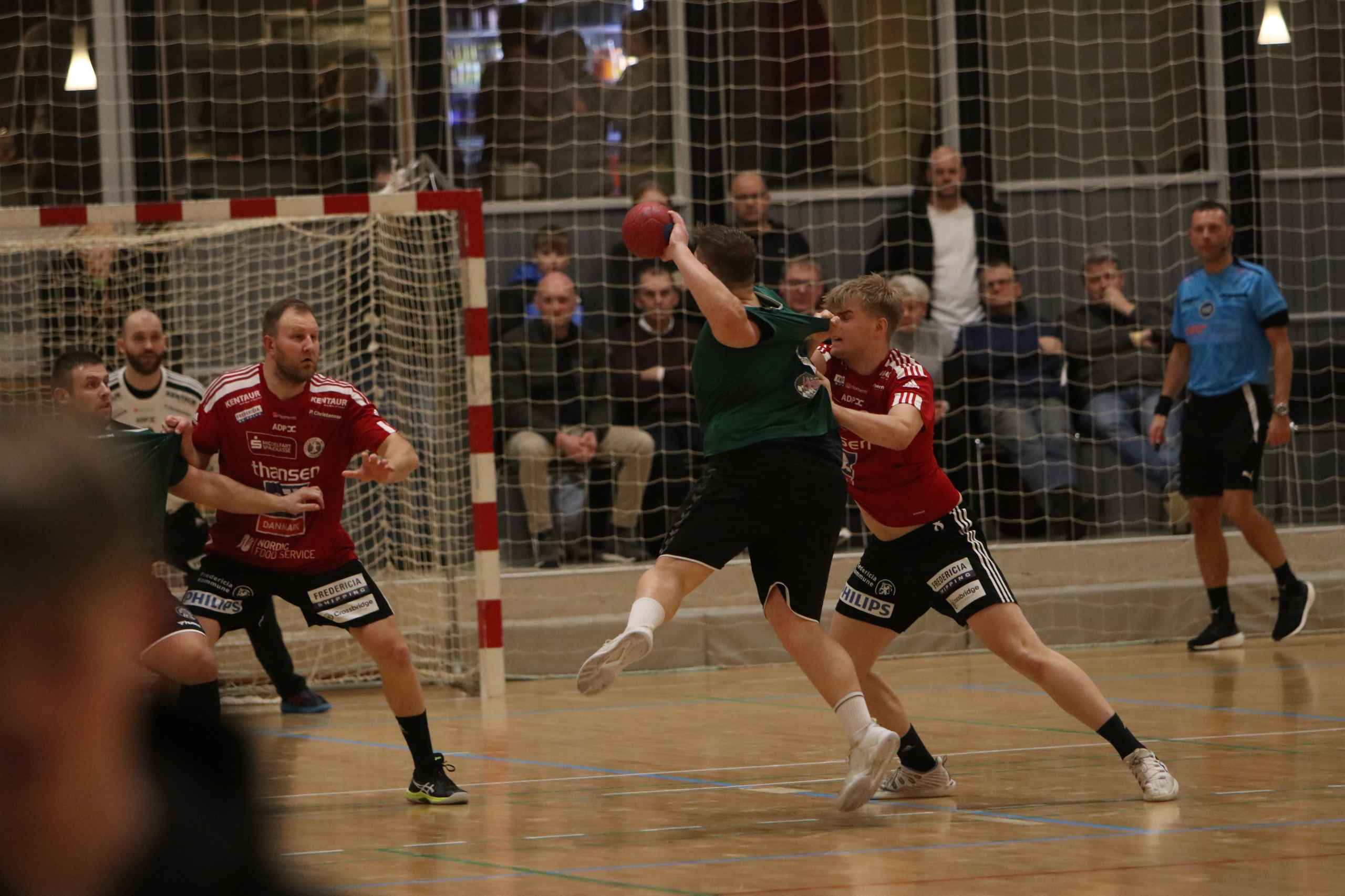 Blåbjerg HK  fejrer håndboldfest trods nederlag