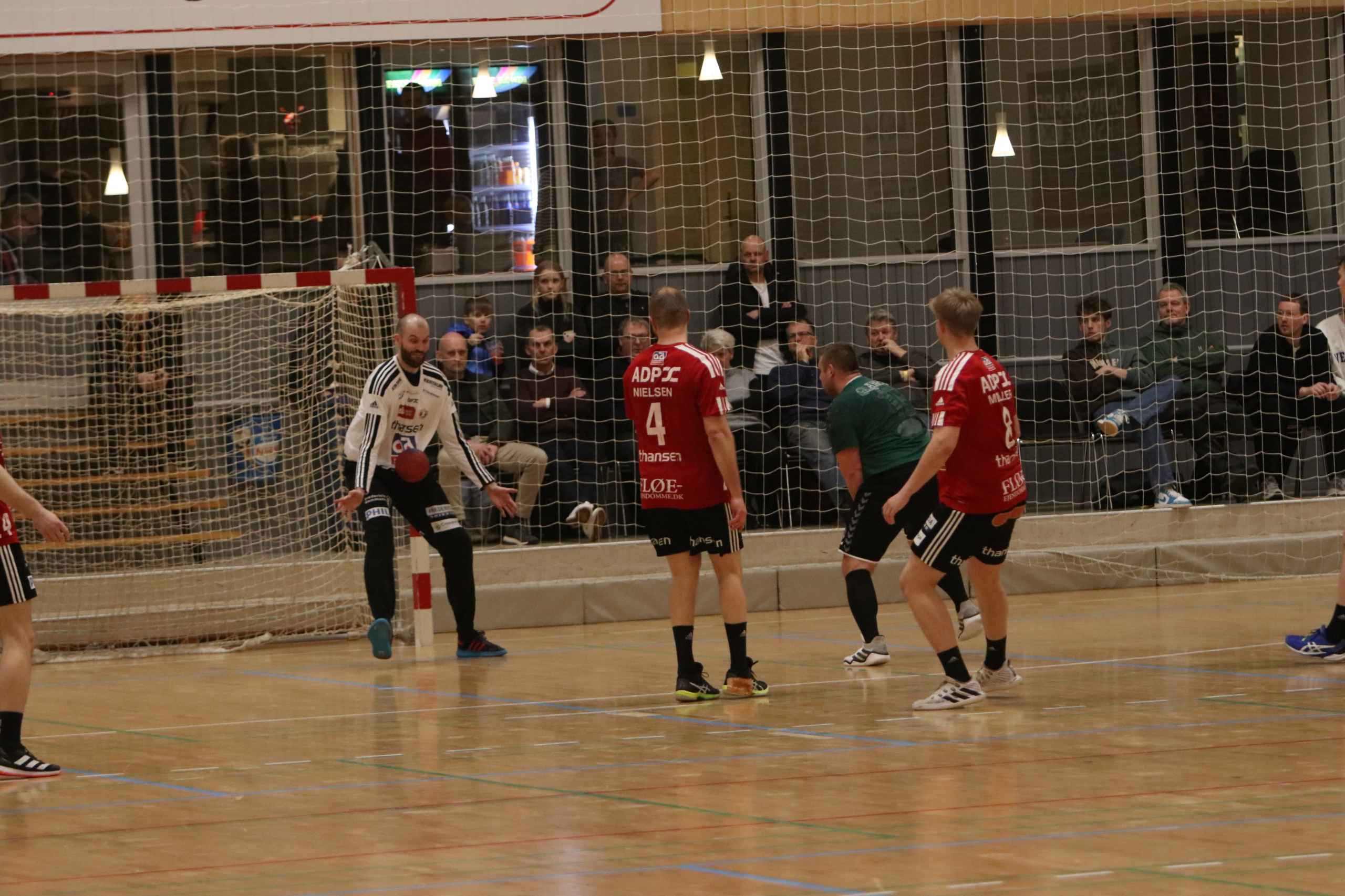Blåbjerg HK  fejrer håndboldfest trods nederlag