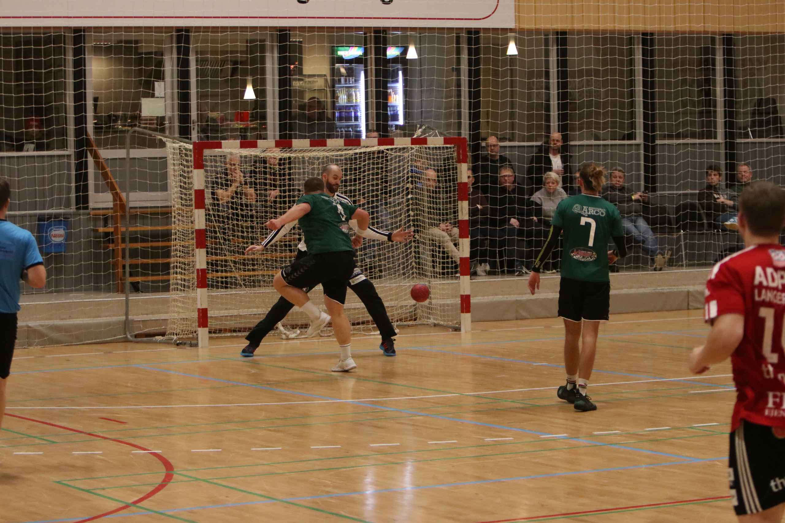 Blåbjerg HK  fejrer håndboldfest trods nederlag