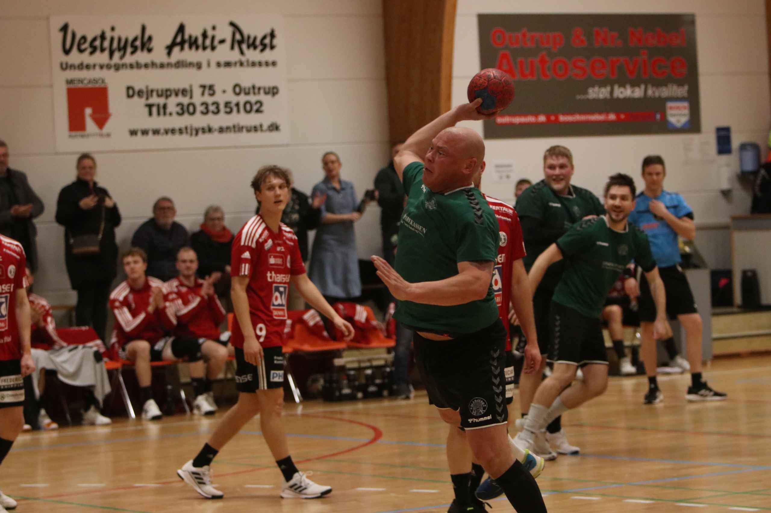 Blåbjerg HK  fejrer håndboldfest trods nederlag