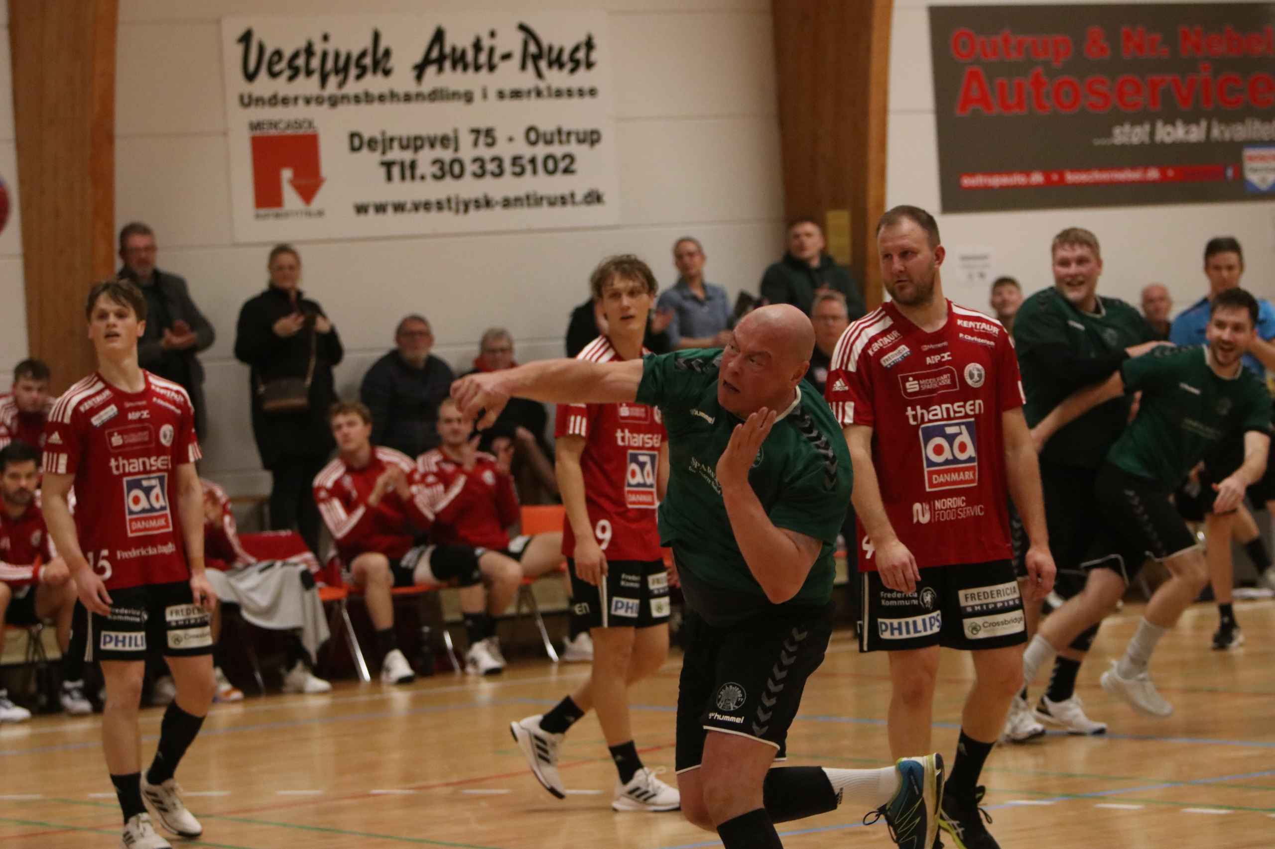Blåbjerg HK  fejrer håndboldfest trods nederlag