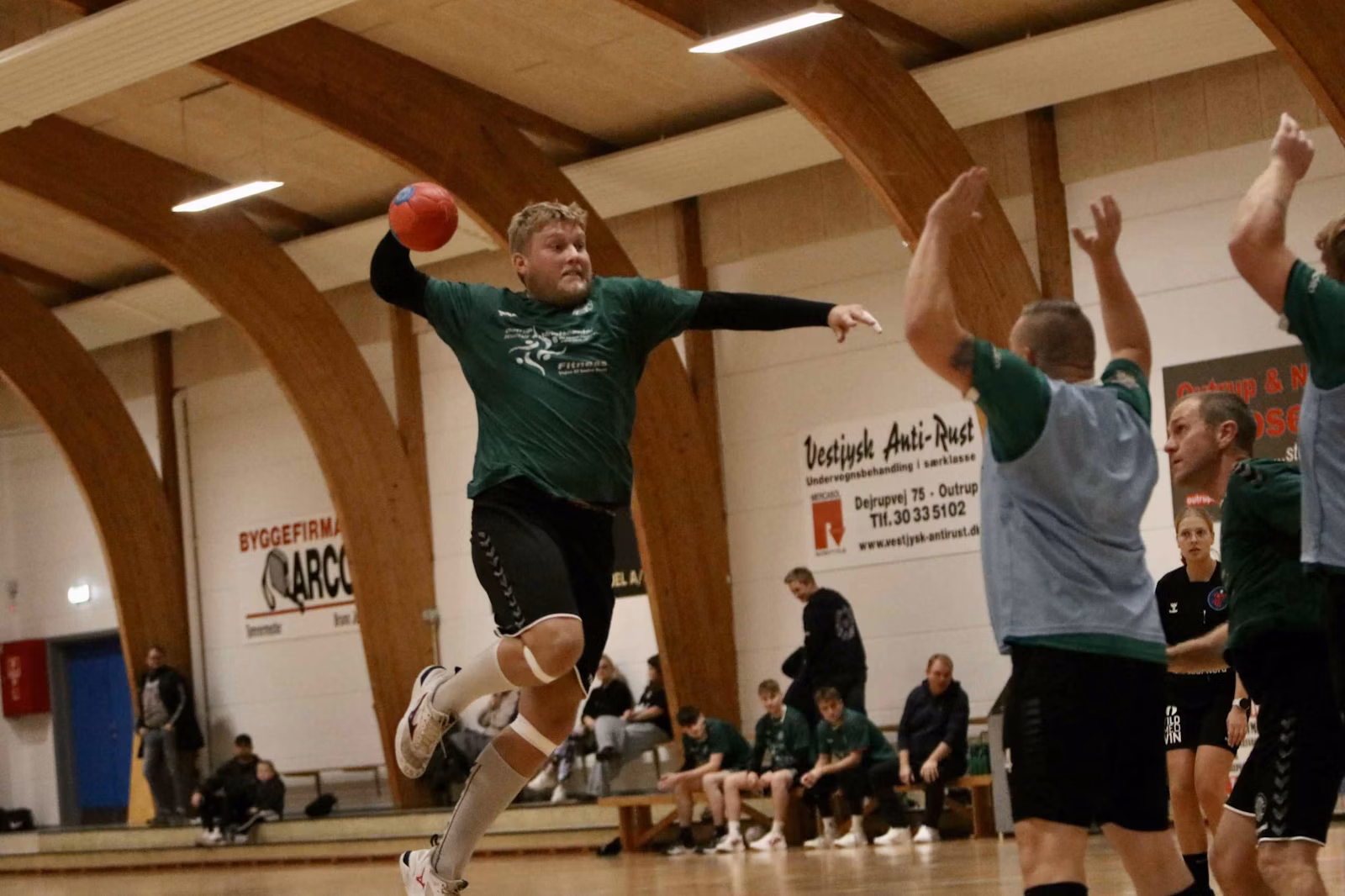 Blåbjerg HK Serie 2  triumferer i topkamp