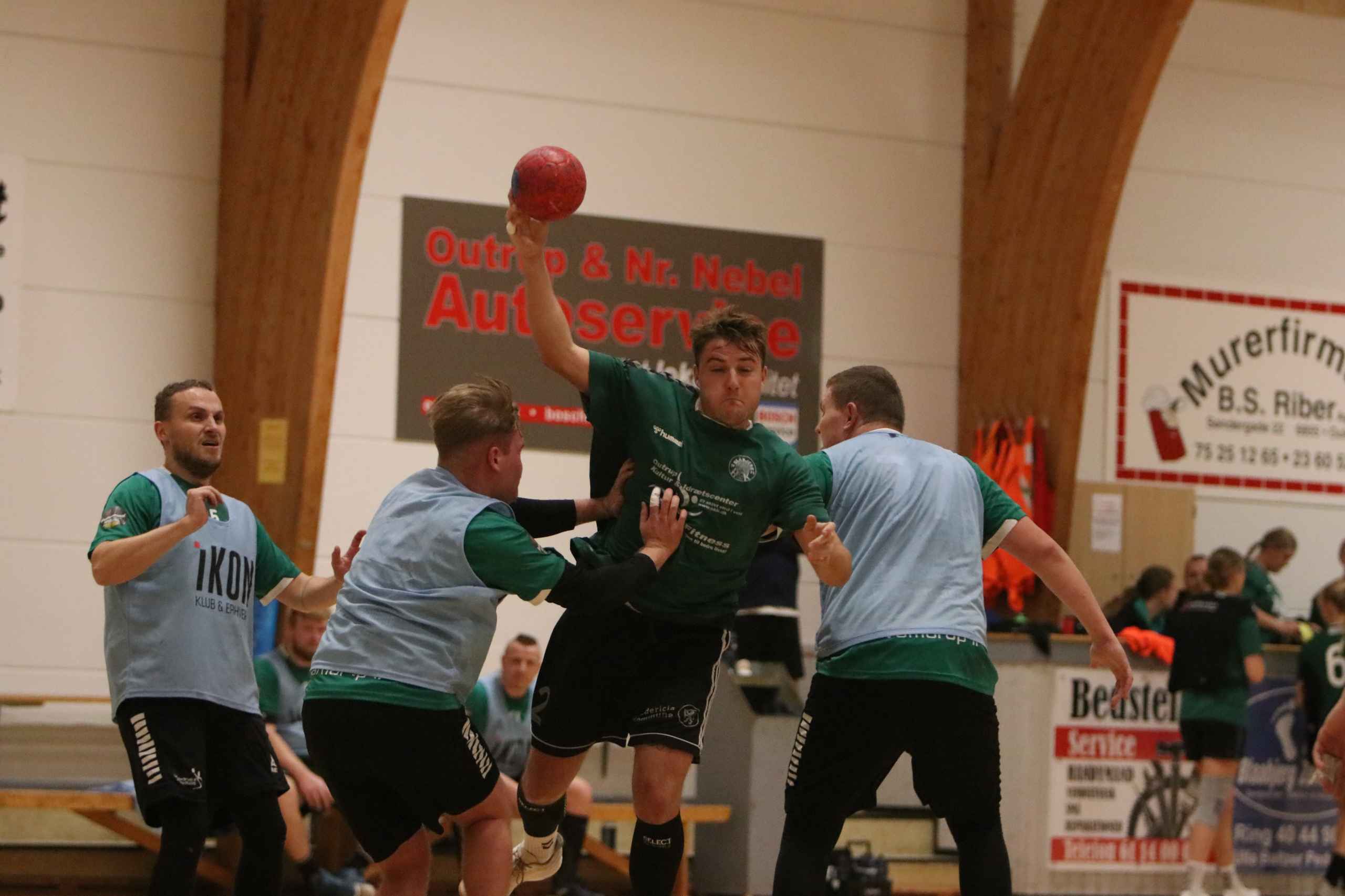 Blåbjerg HK Serie 2  triumferer i topkamp