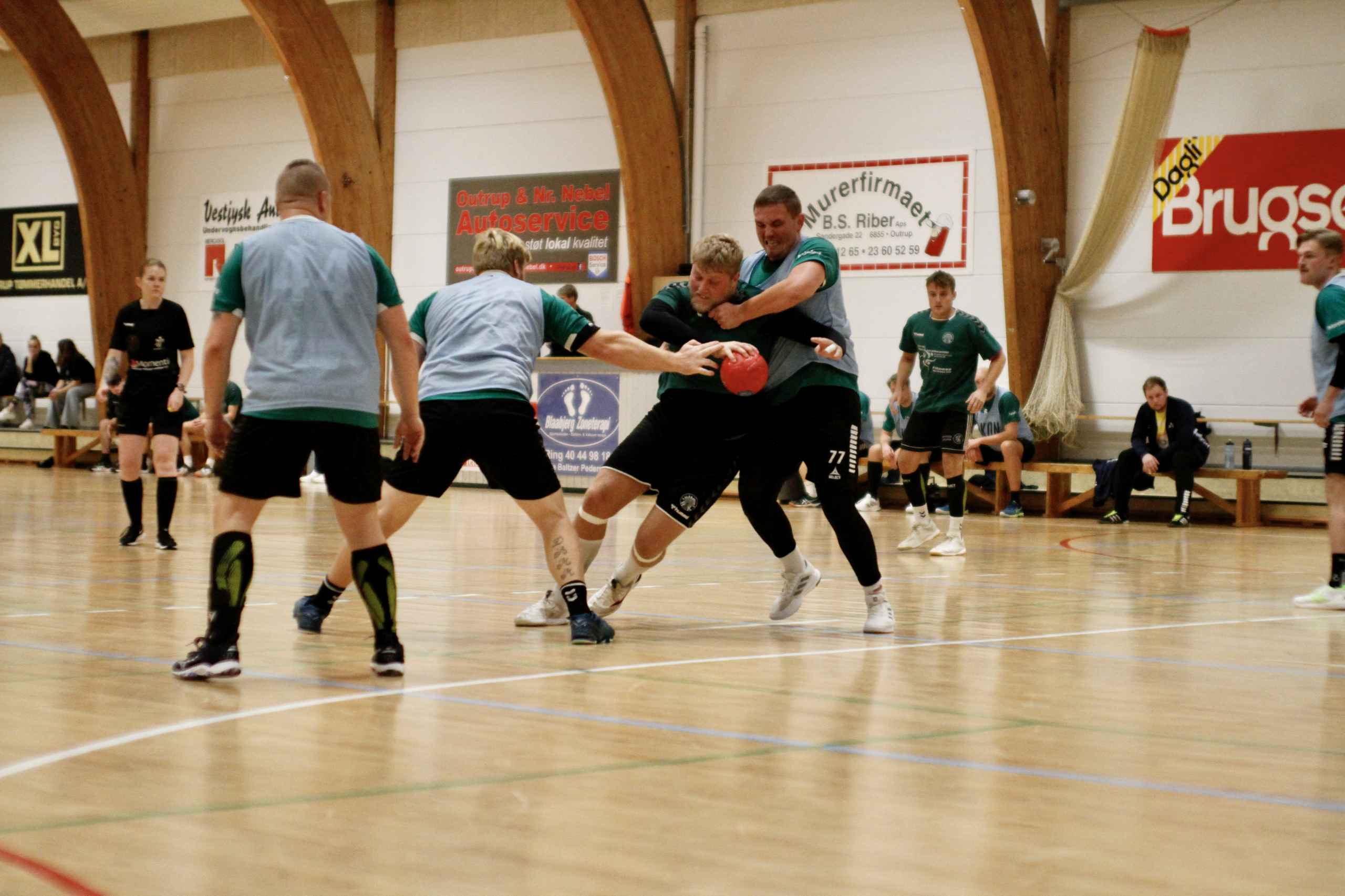 Blåbjerg HK Serie 2  triumferer i topkamp
