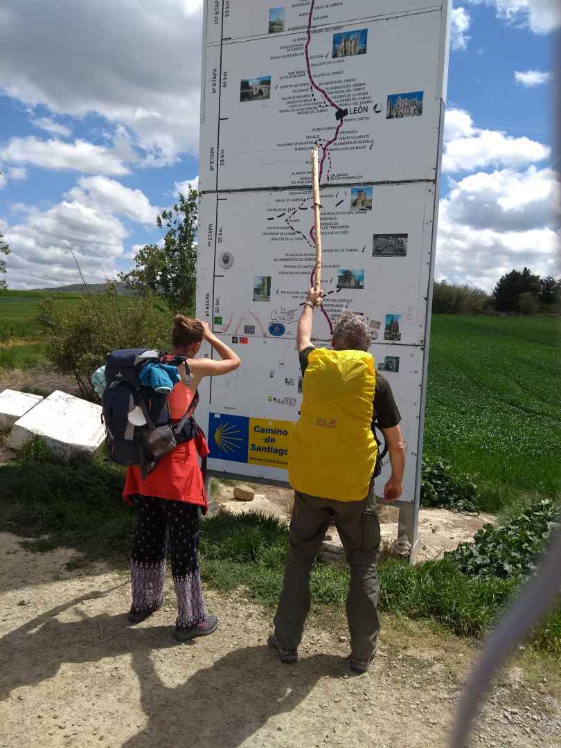 Hans Ole Fisker kommer i Æblehaven og holder foredrag om sin vandring på Caminoen.