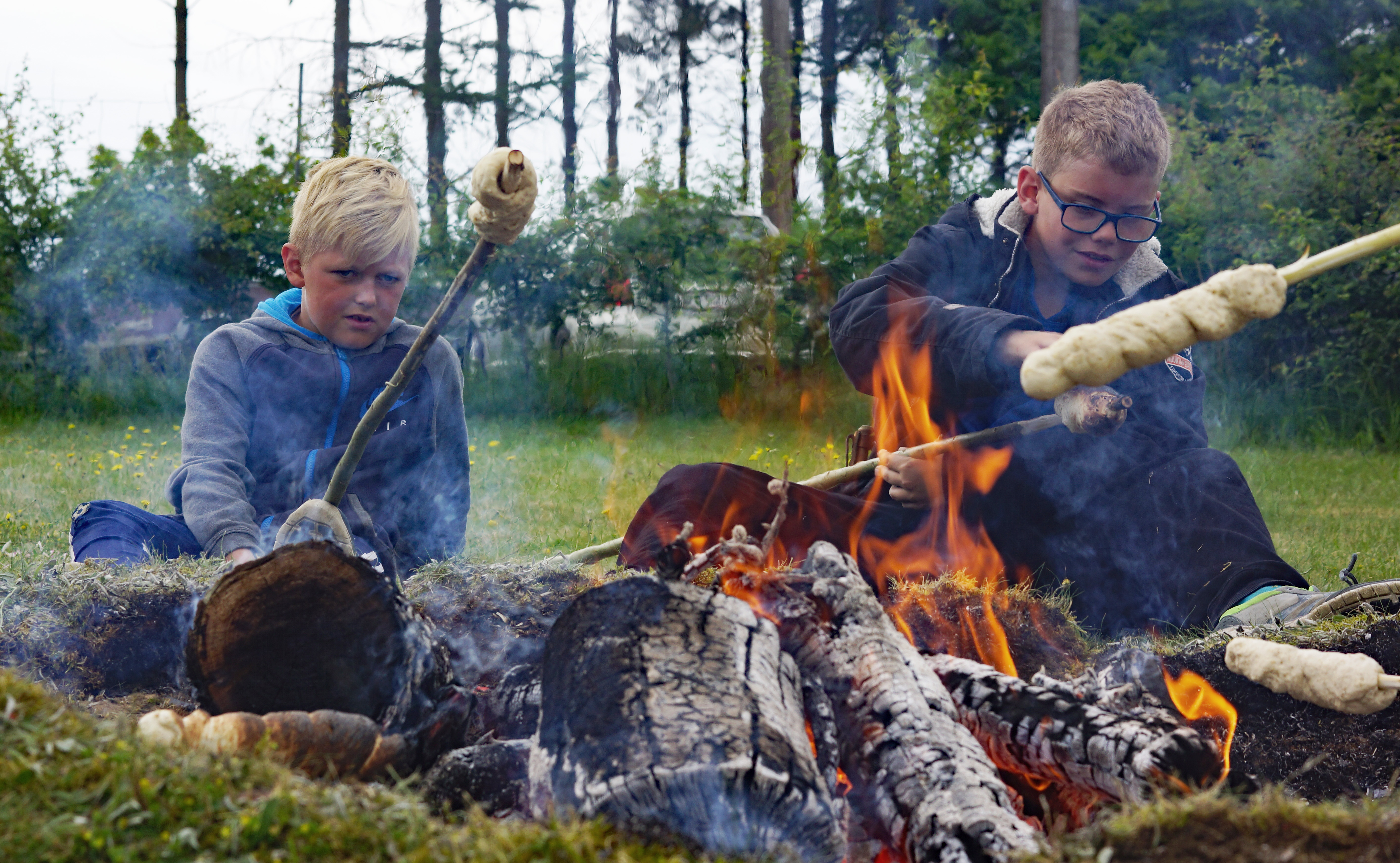 Naturglade børn på skydebanen