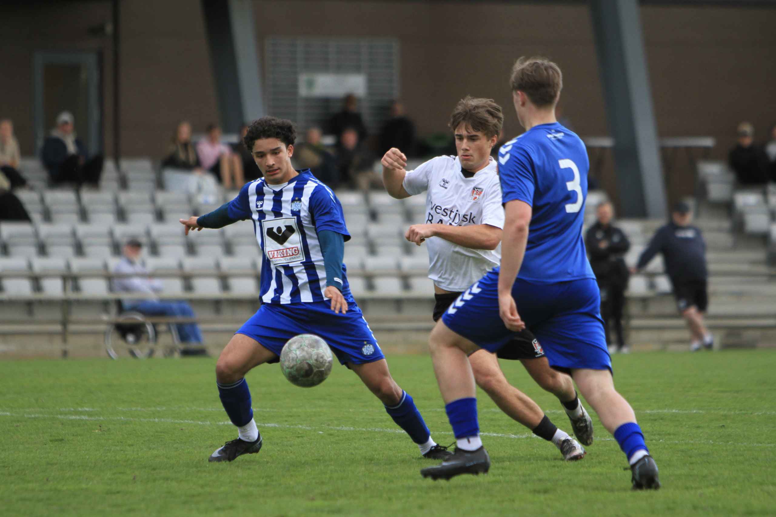 U19 vinder dramatisk lokalopgør