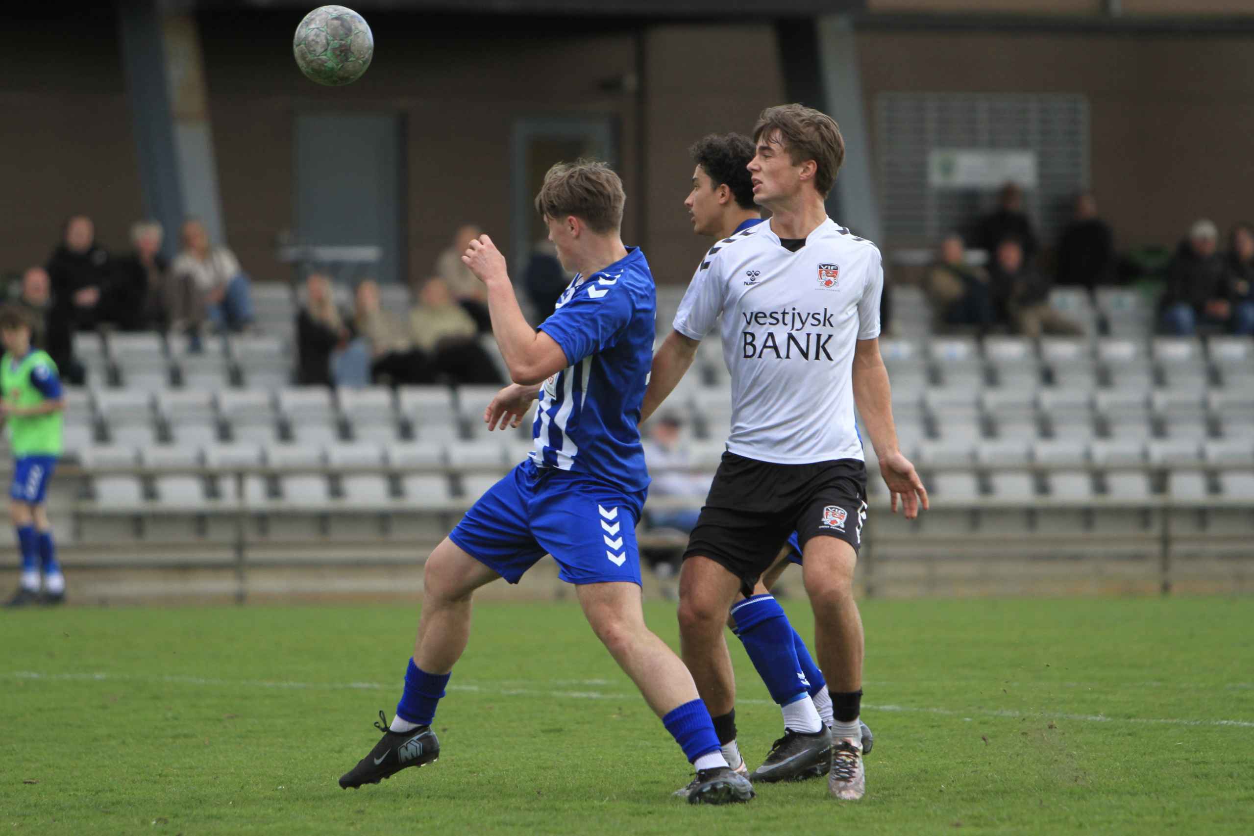 U19 vinder dramatisk lokalopgør