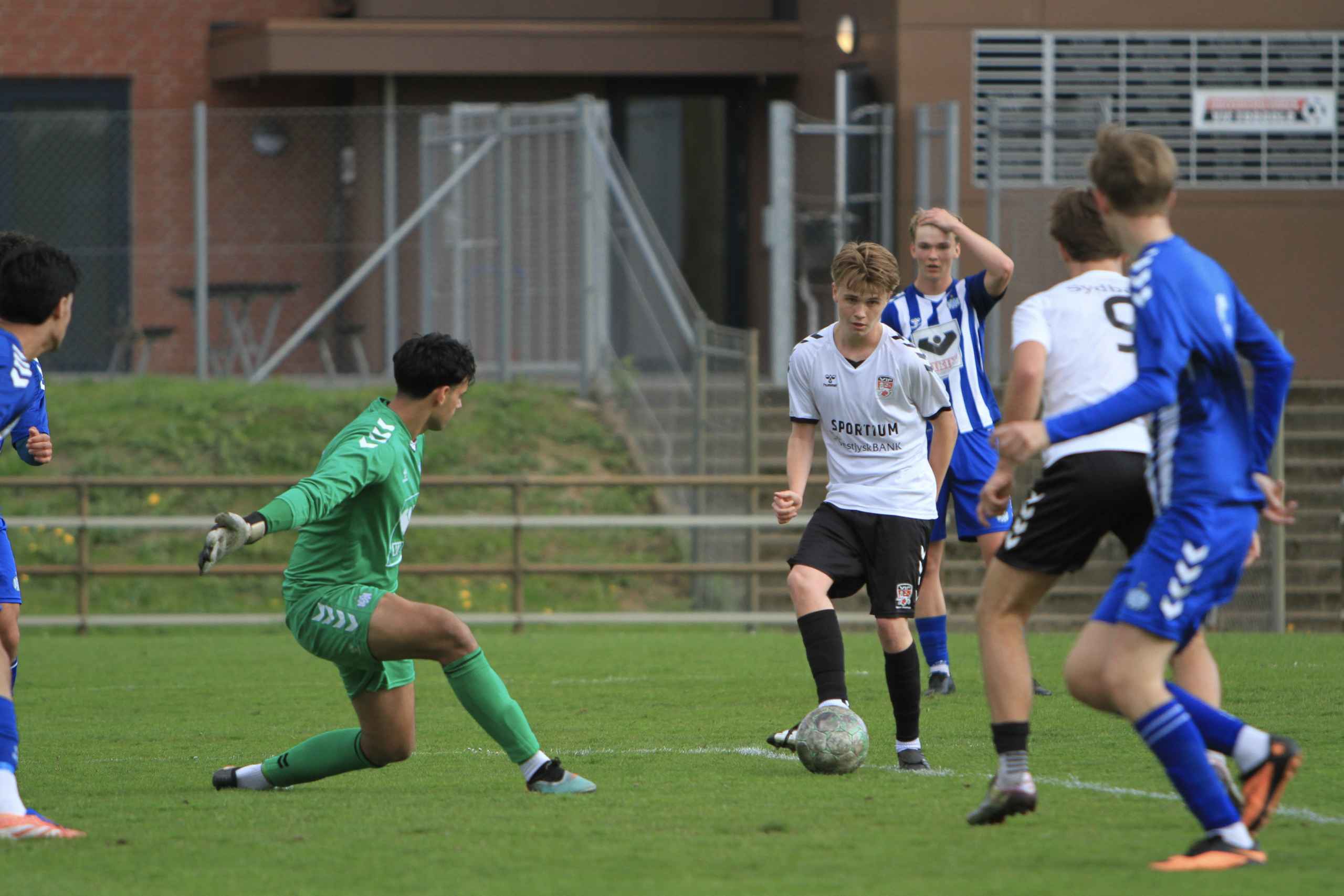 U19 vinder dramatisk lokalopgør