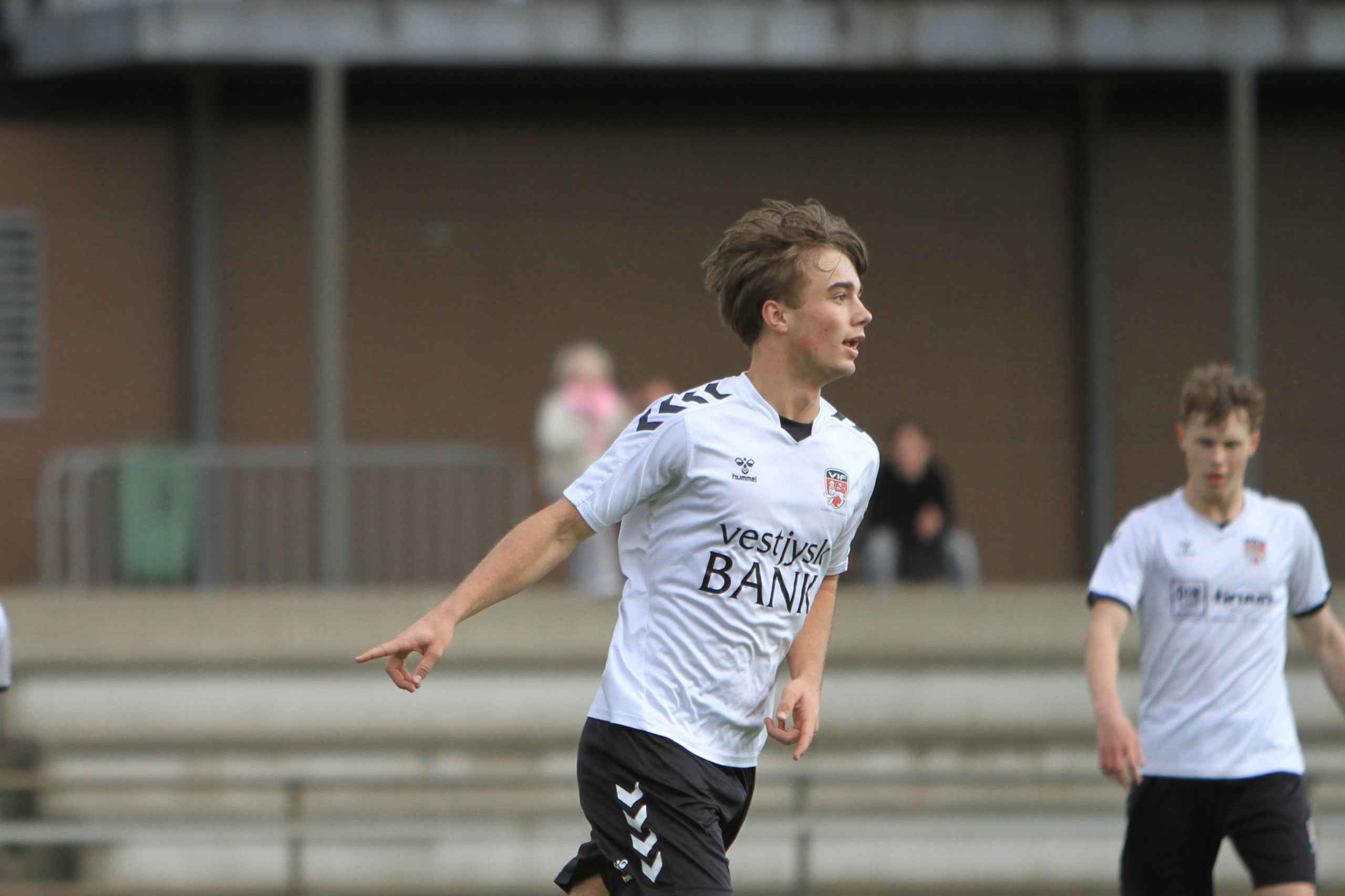 U19 vinder dramatisk lokalopgør