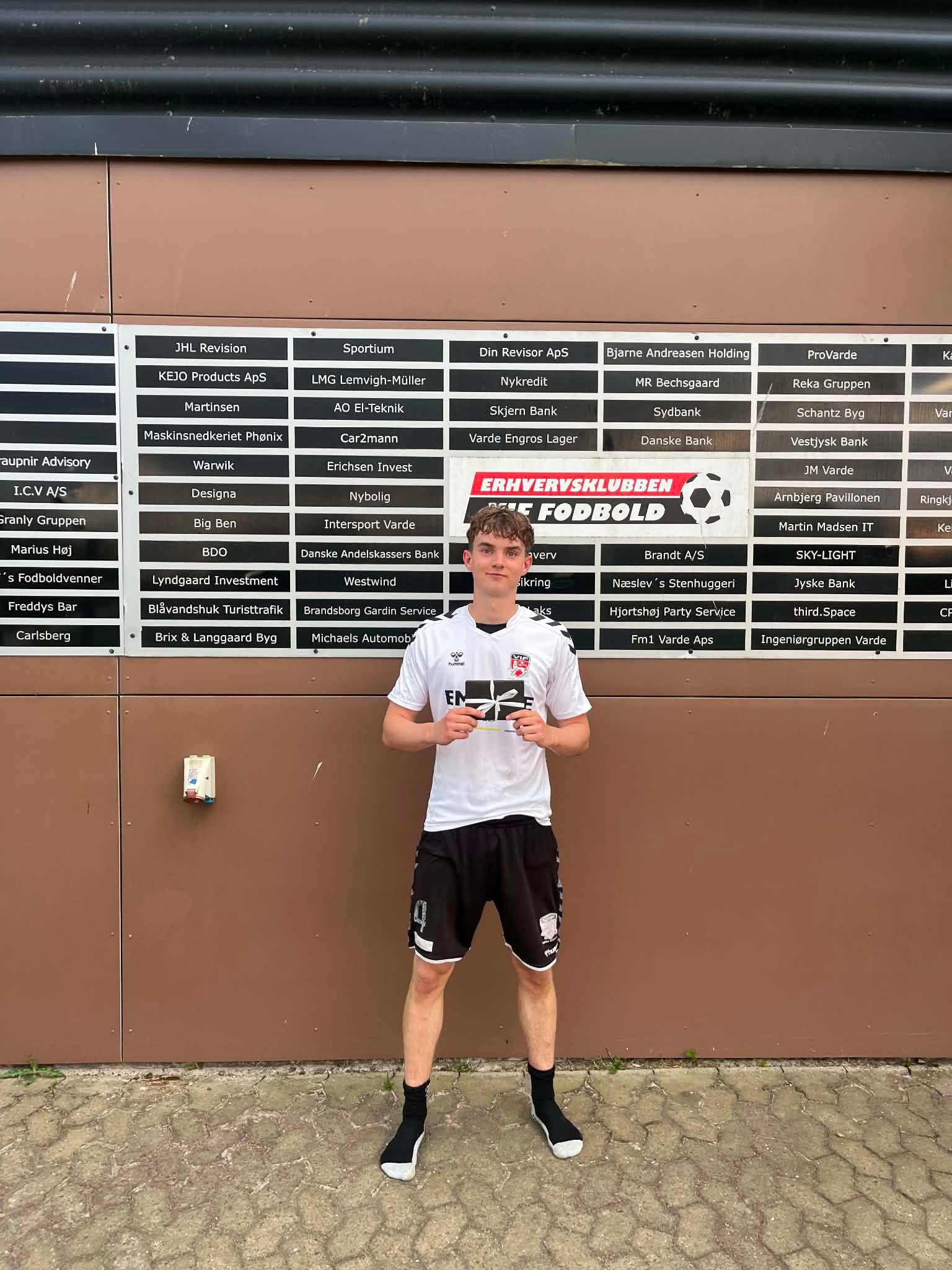 U19 vinder dramatisk lokalopgør
