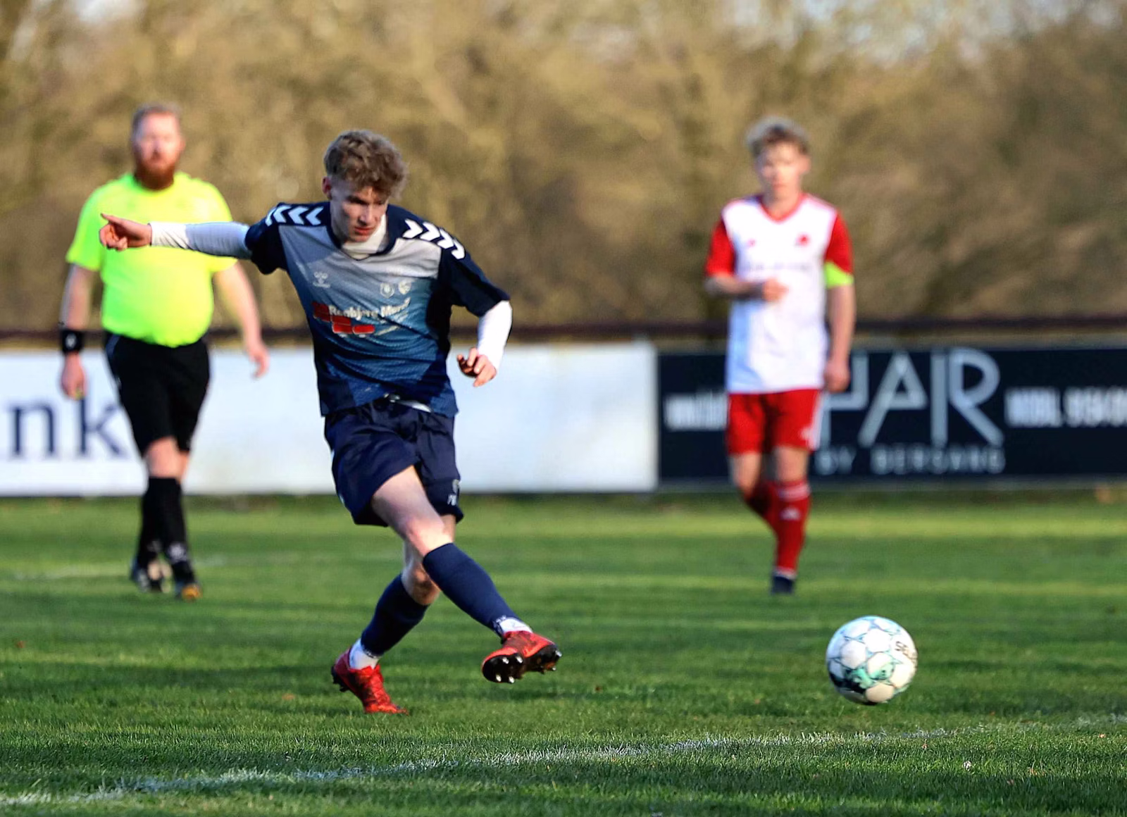 HTS U19 vinder 5-1 over SGI. Se de mange billeder.