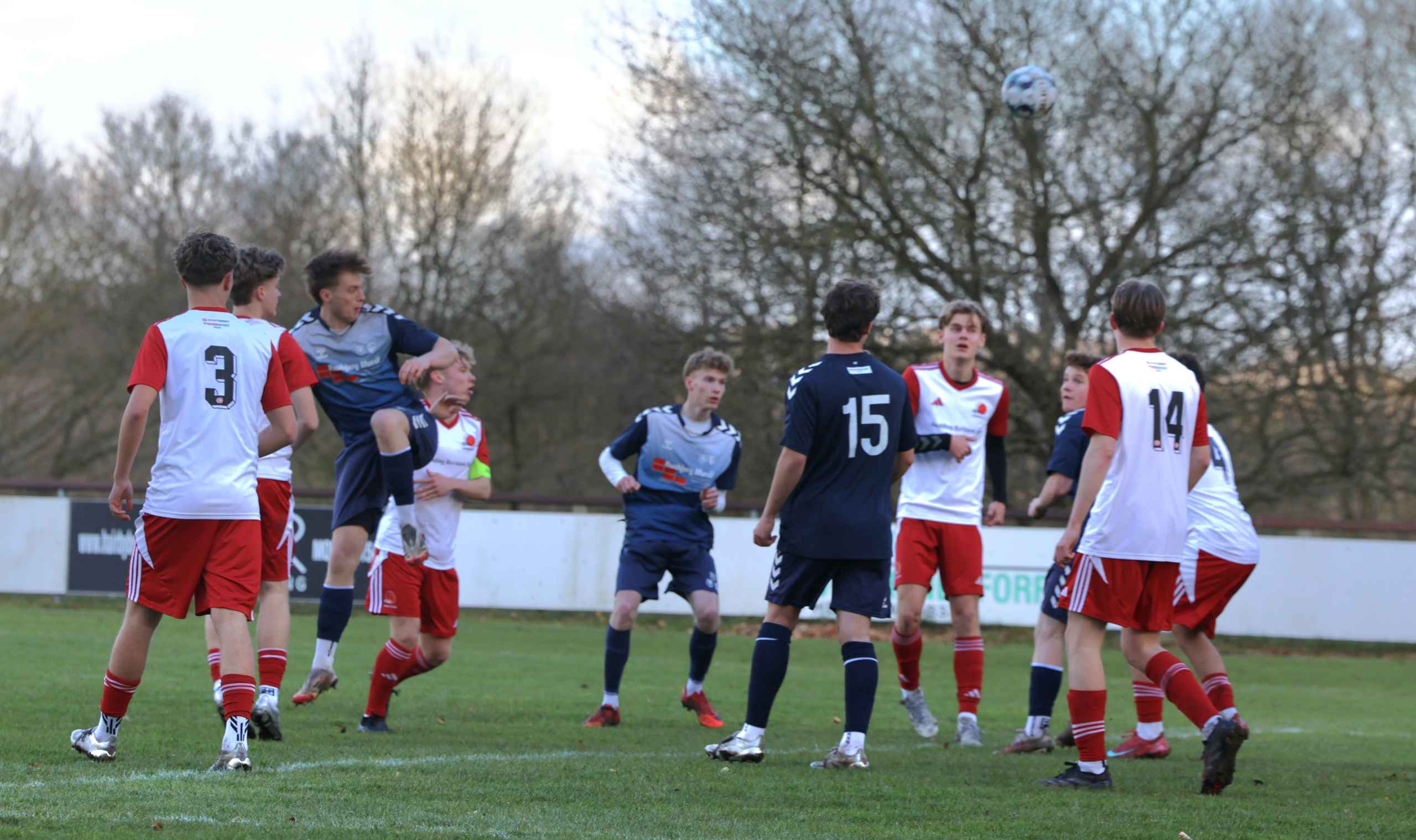 HTS U19 vinder 5-1 over SGI. Se de mange billeder.