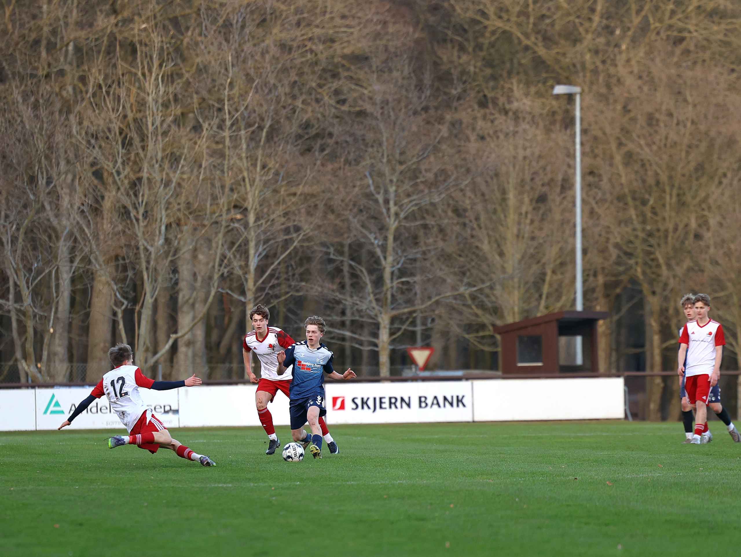 HTS U19 vinder 5-1 over SGI. Se de mange billeder.
