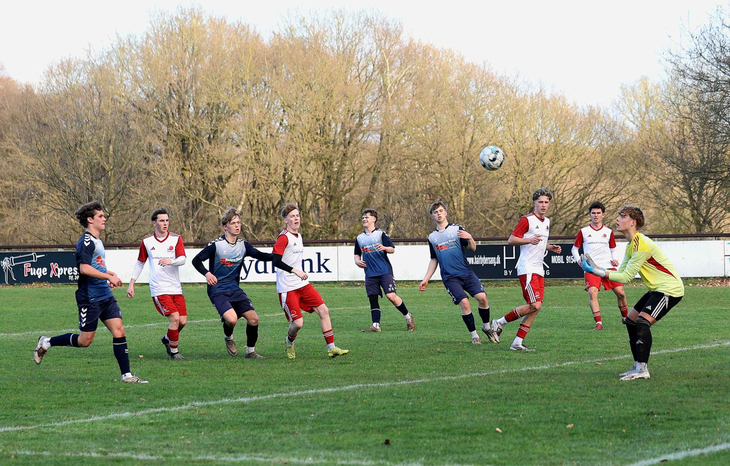 HTS U19 vinder 5-1 over SGI. Se de mange billeder.