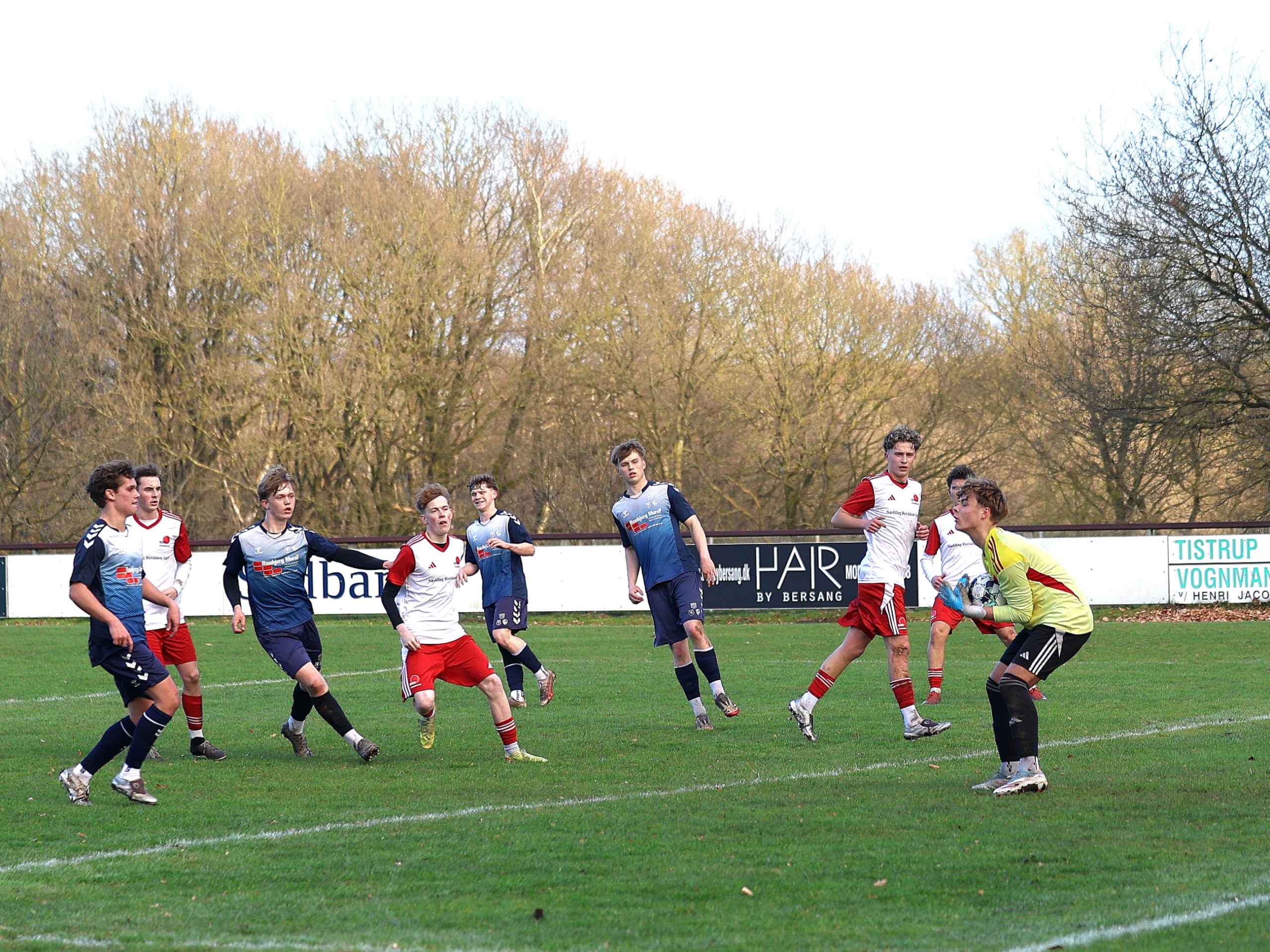 HTS U19 vinder 5-1 over SGI. Se de mange billeder.