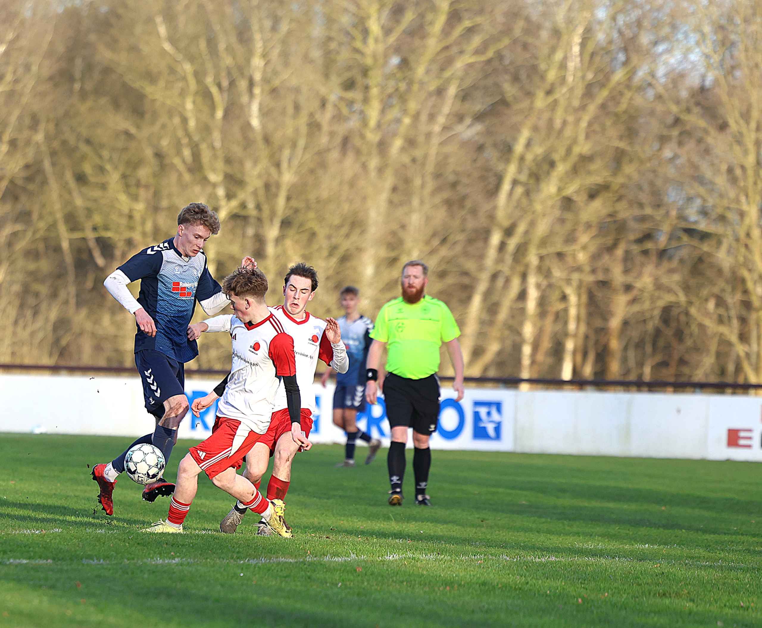 HTS U19 vinder 5-1 over SGI. Se de mange billeder.