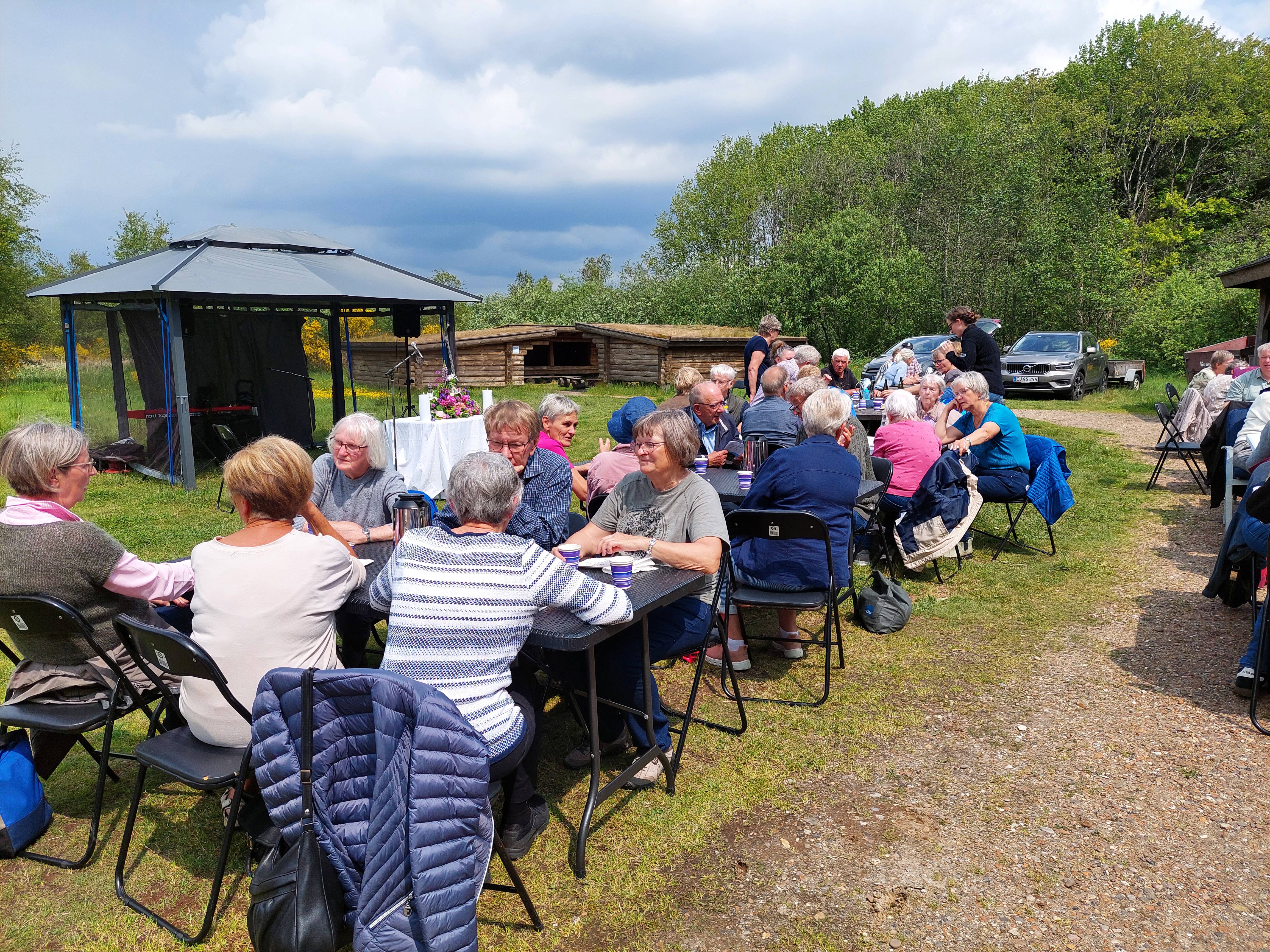 Stemningsfuld pilgrimsvandring i perfekt vejr