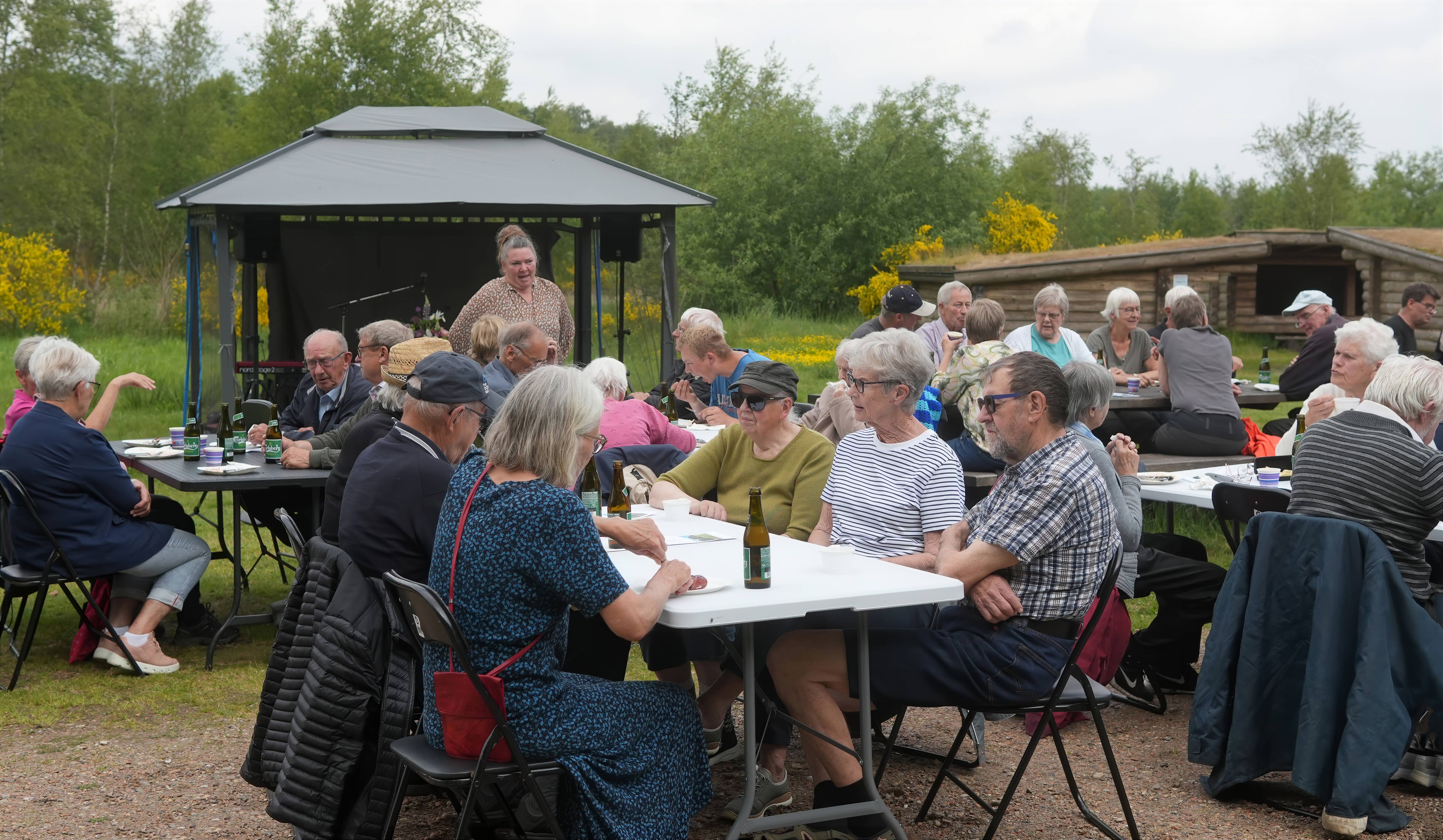 Stemningsfuld pilgrimsvandring i perfekt vejr