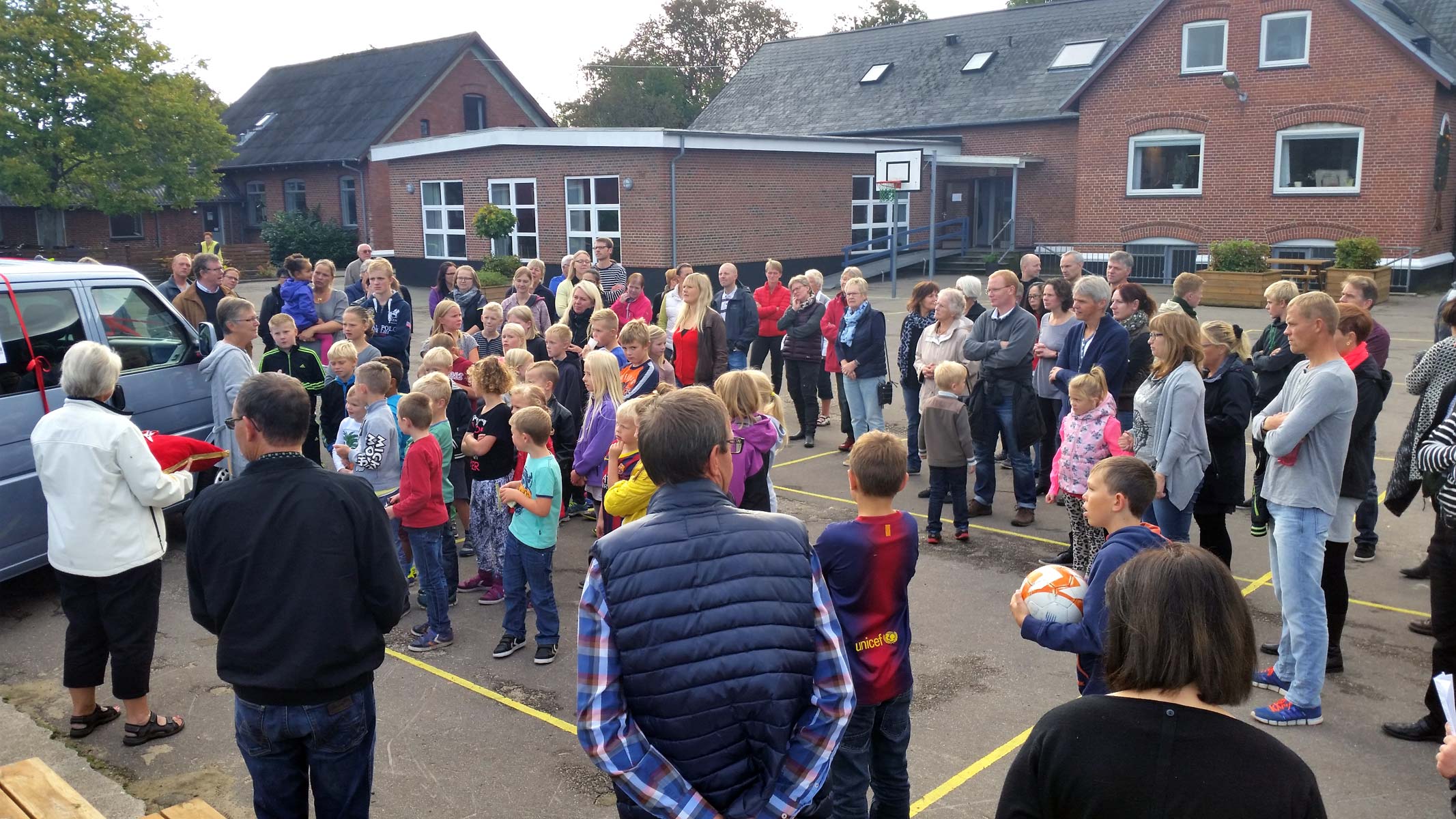 Ny minibus til Skovlund Friskole