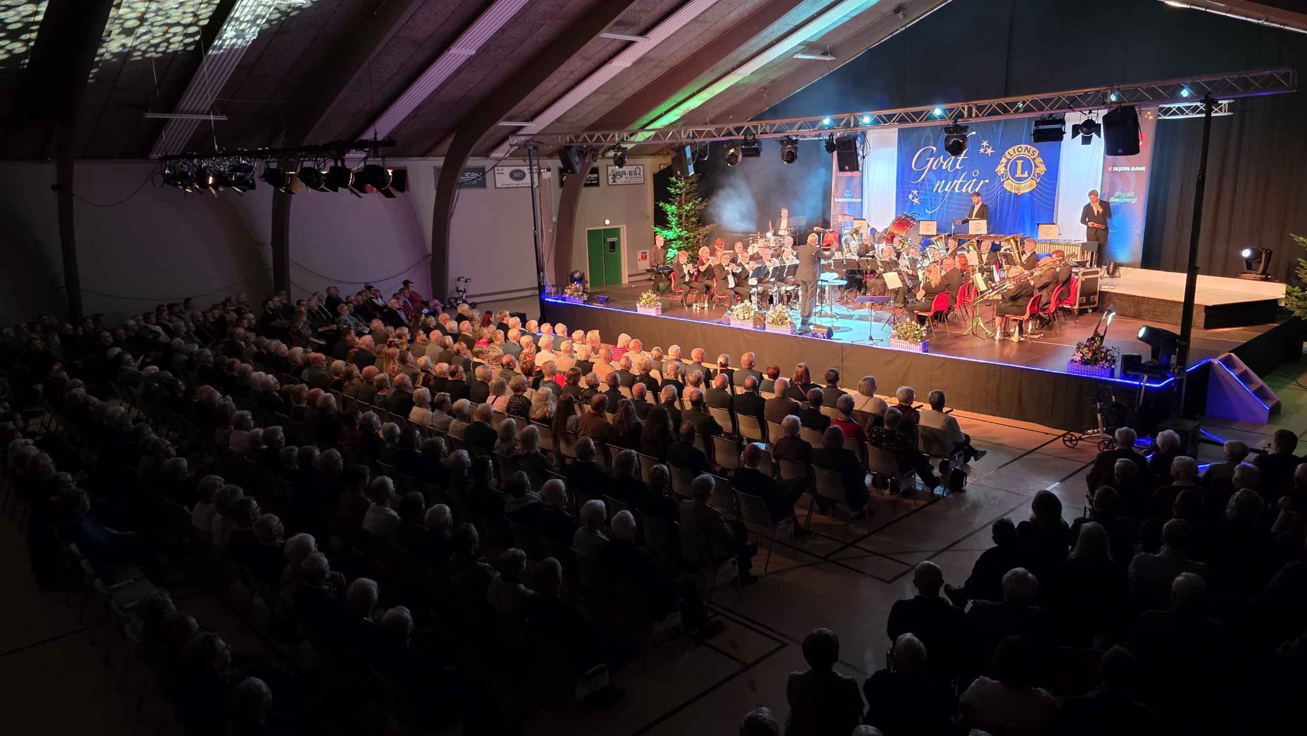 Billeder fra festlig nytårstradition i Ølgod, Lions’ nytårskoncert samlede 475