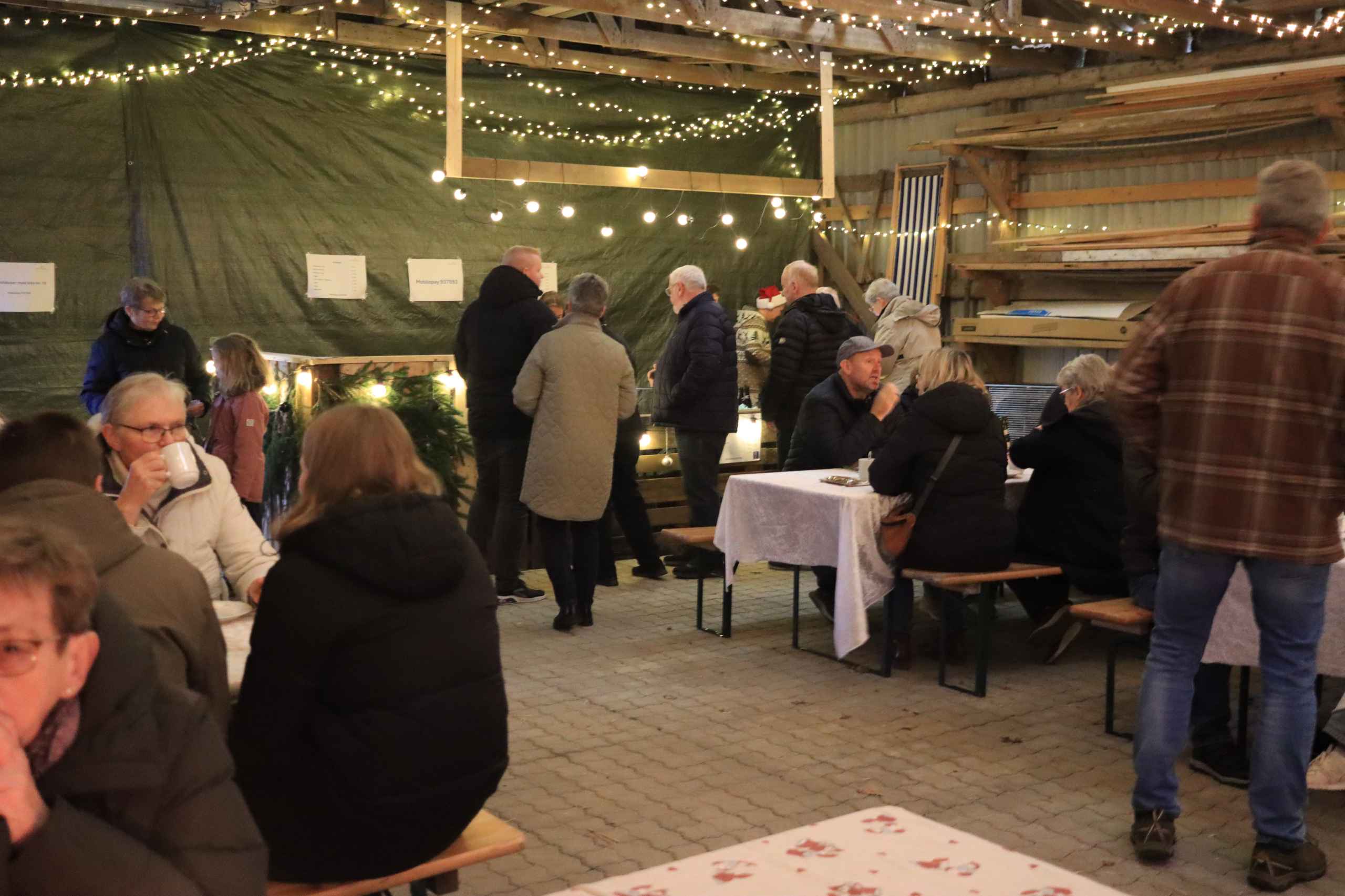 Mange nød julestemning på Axelgaard