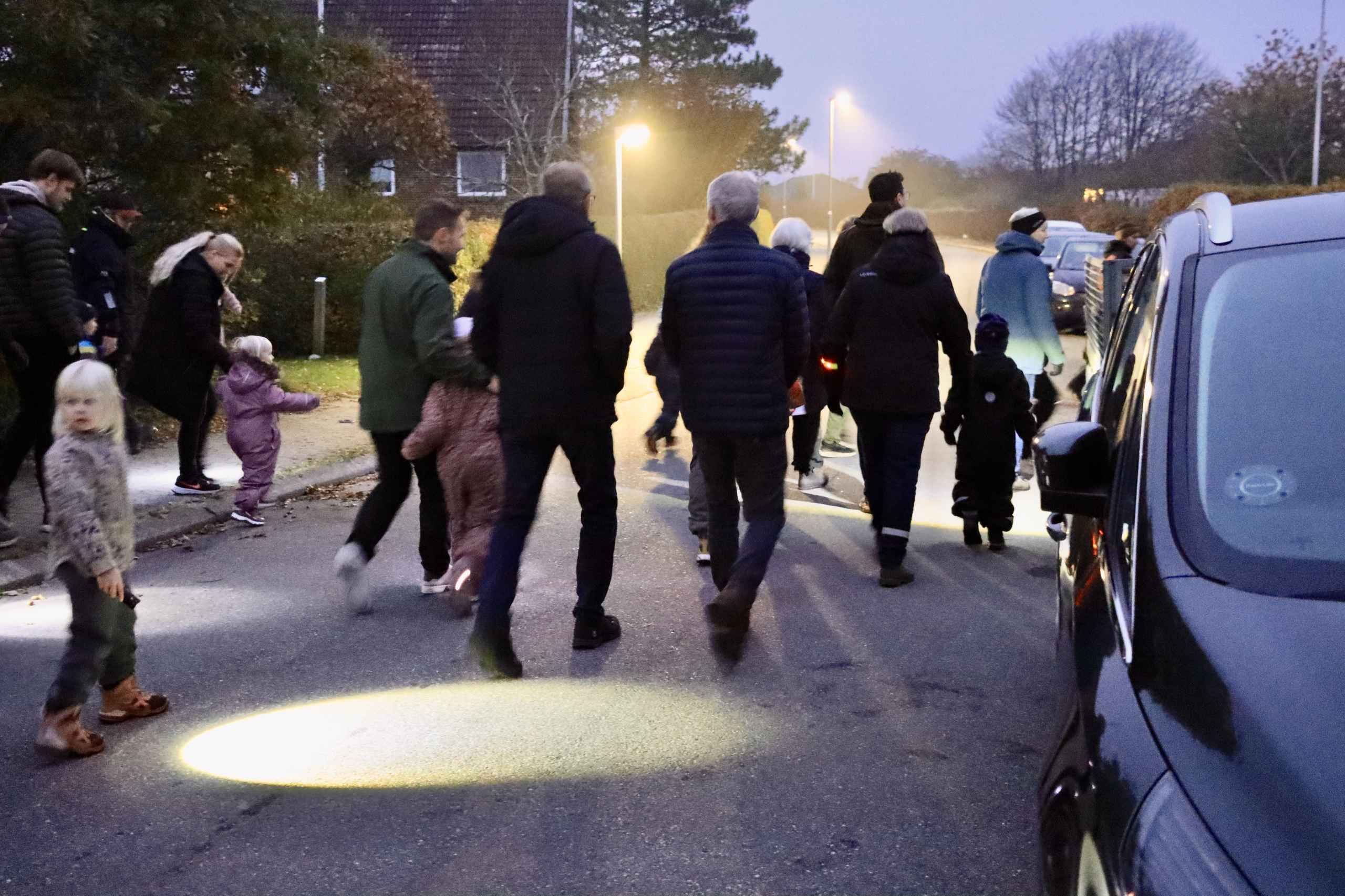 Mørkegåtur og hygge ved børnehaven