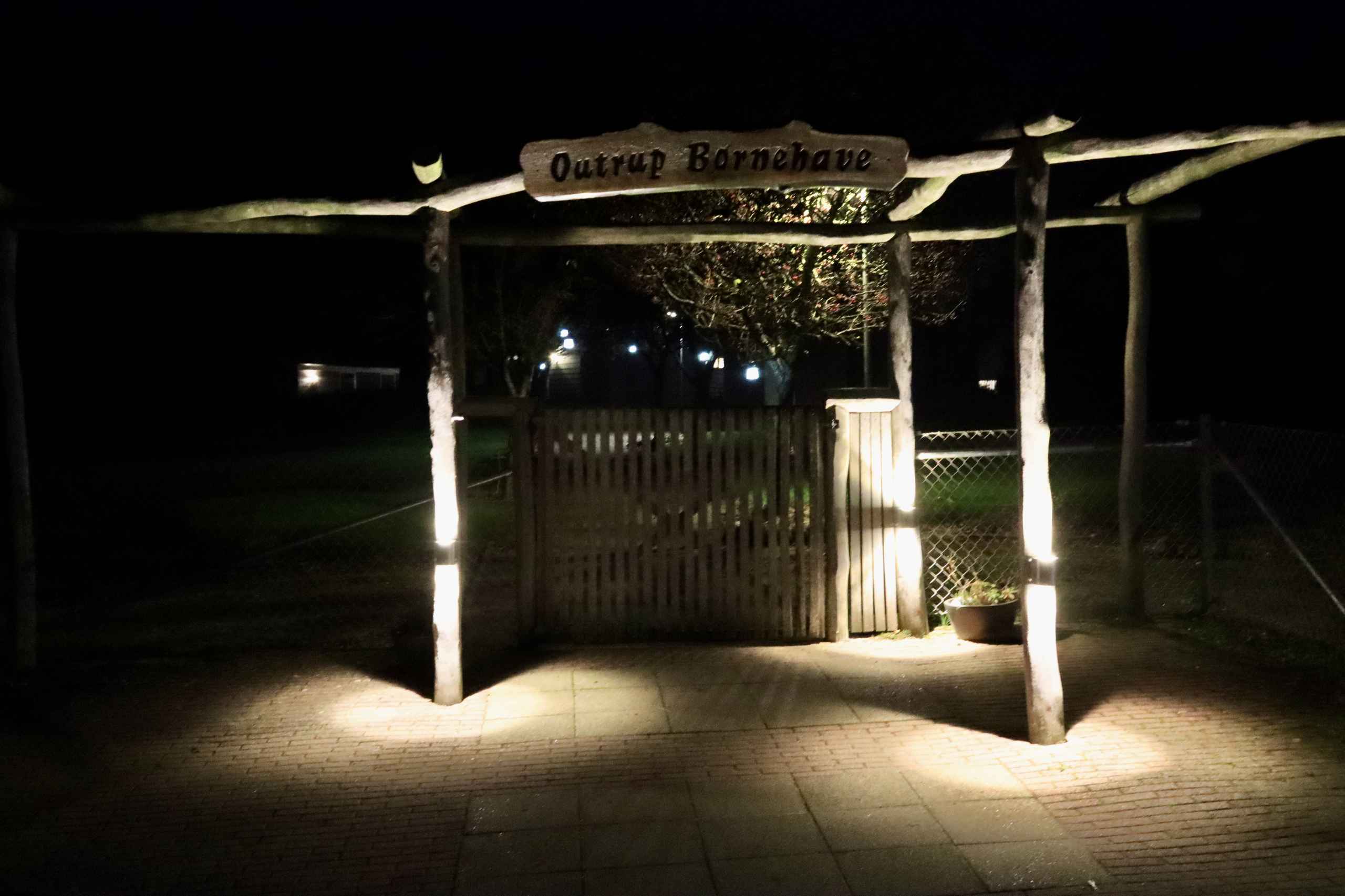 Mørkegåtur og hygge ved børnehaven