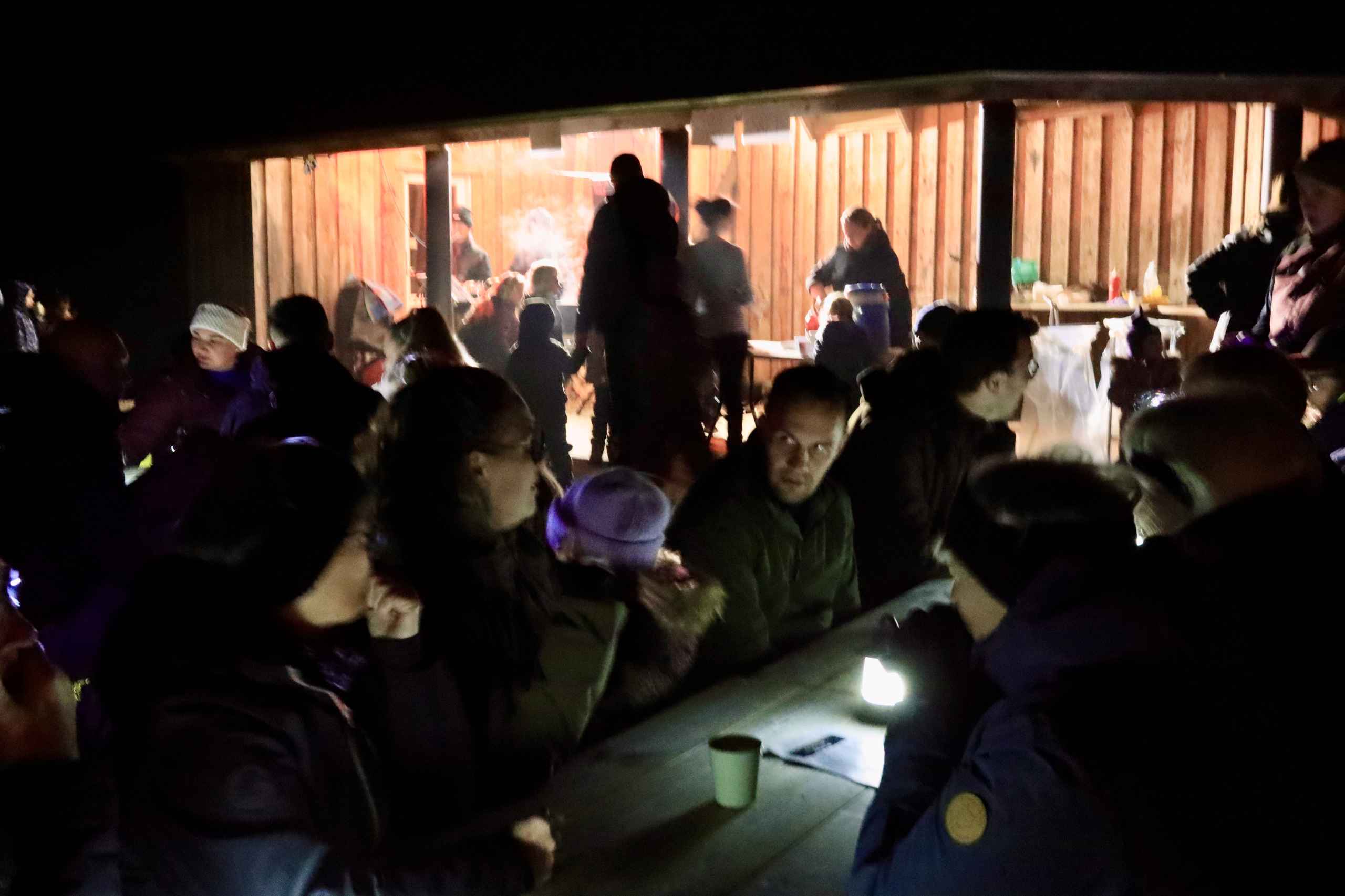Mørkegåtur og hygge ved børnehaven