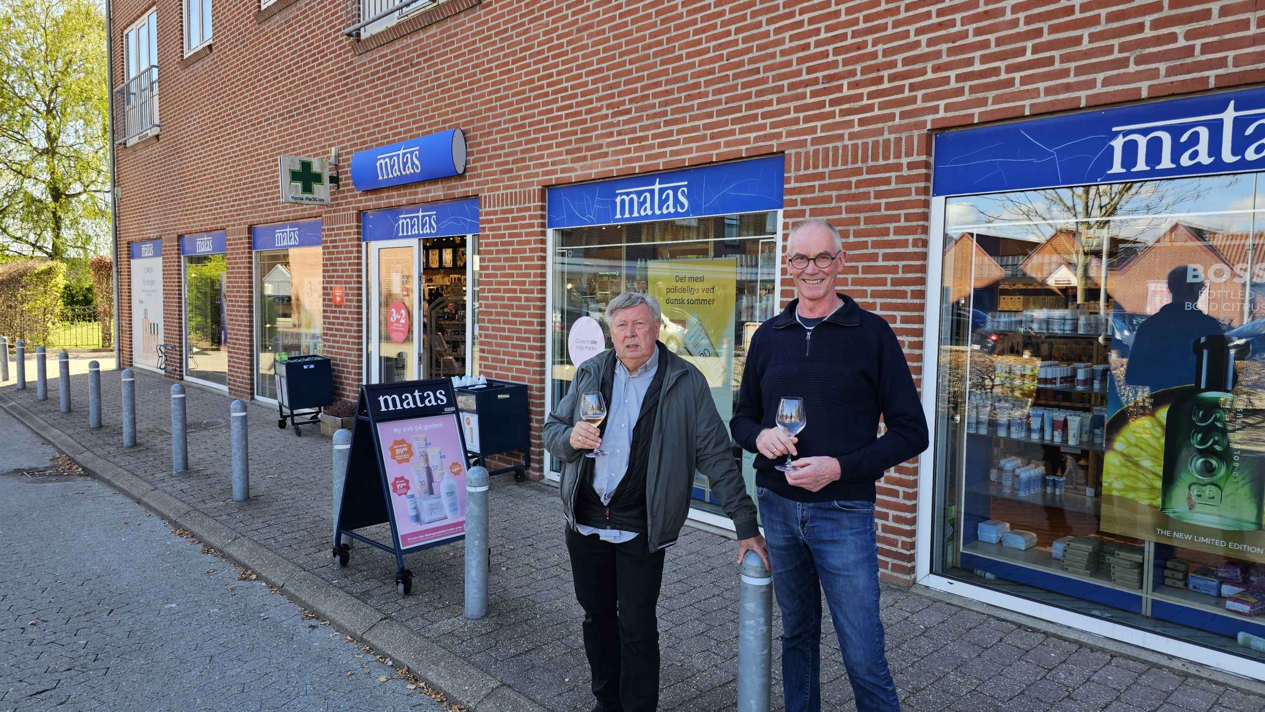 Ølgod Vinsmagning 2025, blev en uforglemmelig eftermiddag i midtbyen – Se billeder fra arrangementet.